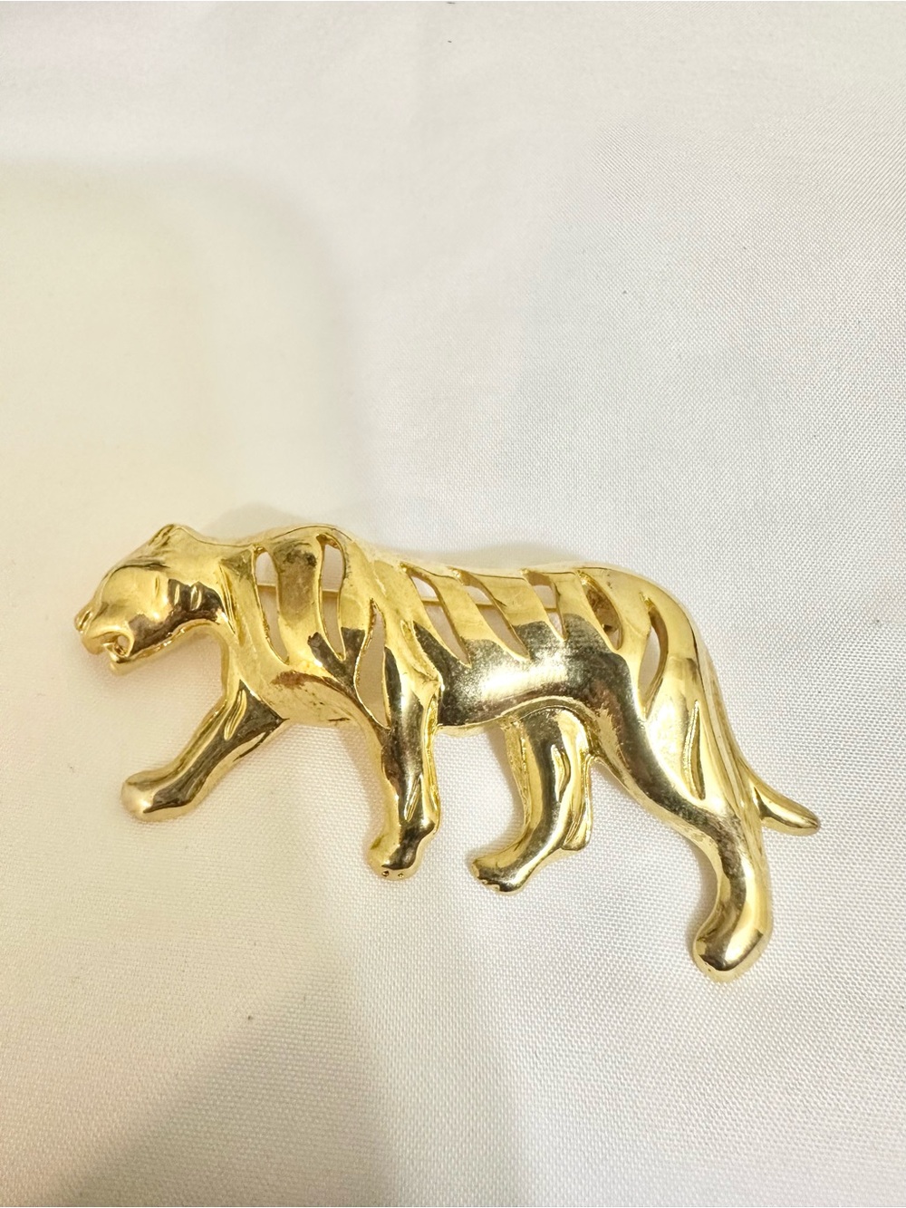 Vintage Gold Plated Tiger Figurine Brooch